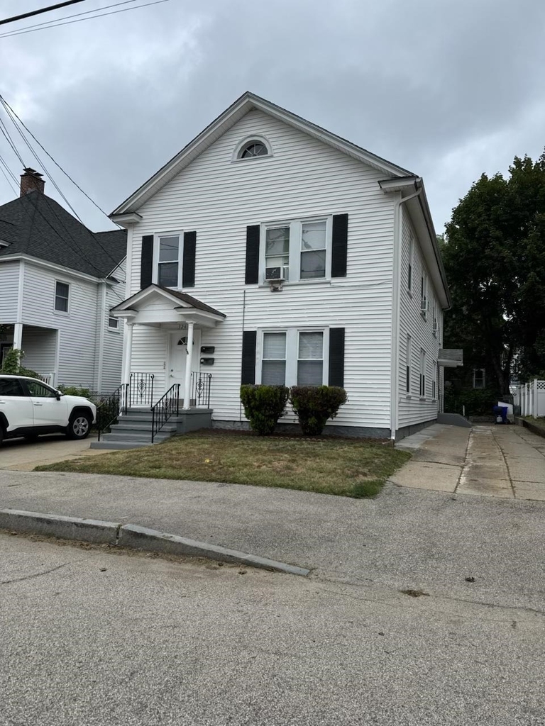 324 Laurel - Photo 0