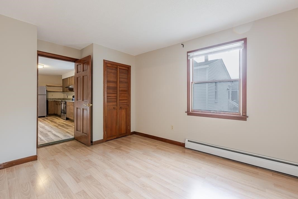 324 Laurel - Photo 7