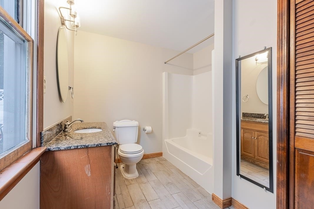 324 Laurel - Photo 9
