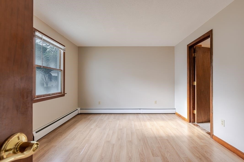 324 Laurel - Photo 8