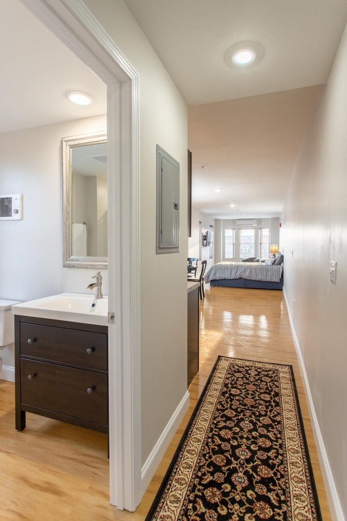 1361 Elm - Photo 4