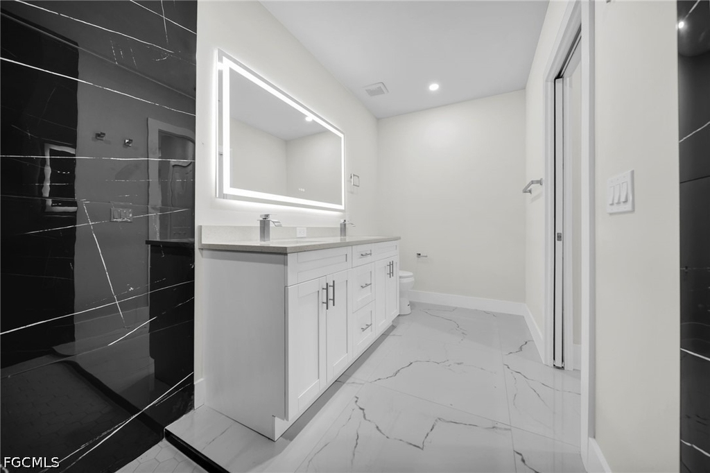 636 Ladd Street - Photo 8