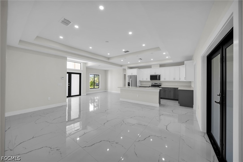 636 Ladd Street - Photo 4