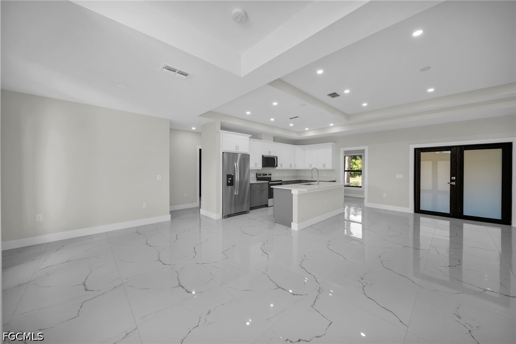 636 Ladd Street - Photo 5
