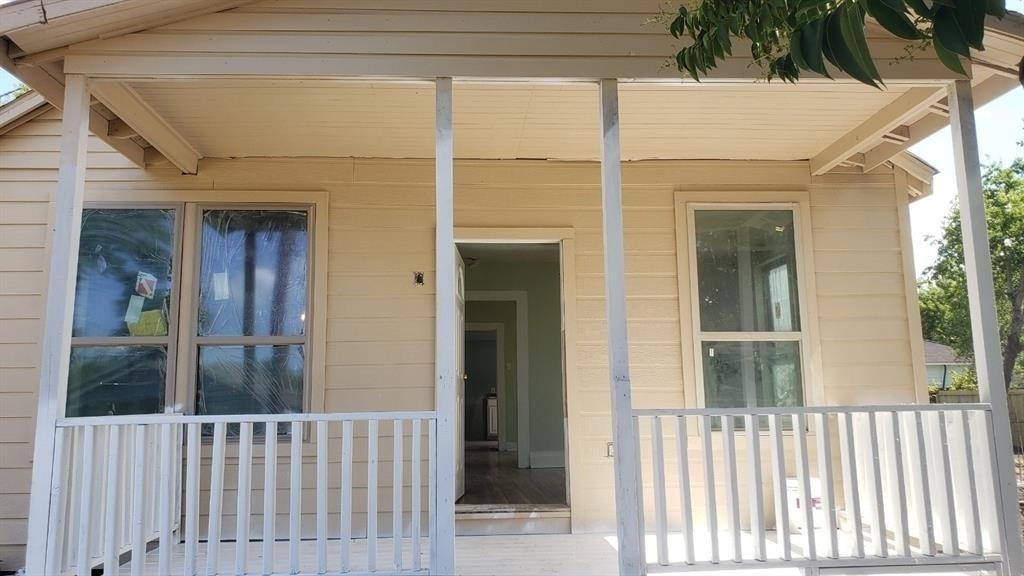 814 39th Street - Photo 2