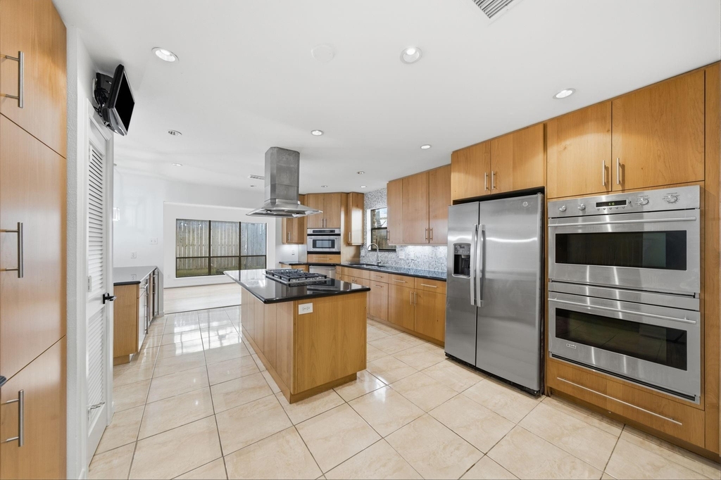 10319 Meadow Lake Lane - Photo 6