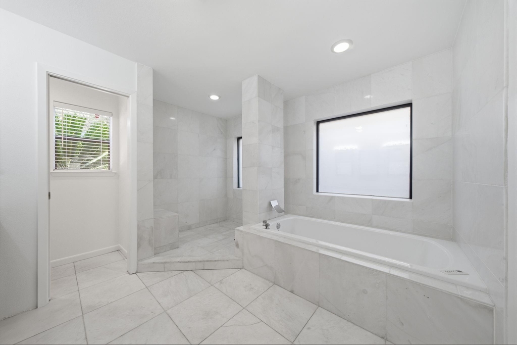 10319 Meadow Lake Lane - Photo 12