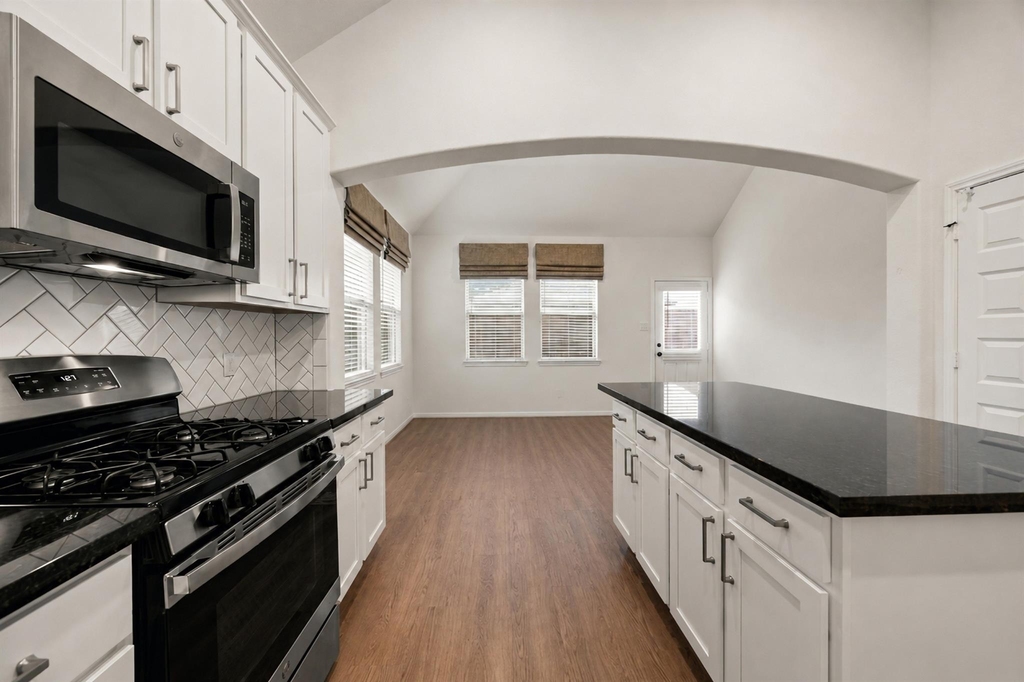 10422 Milford Woods Lane - Photo 6
