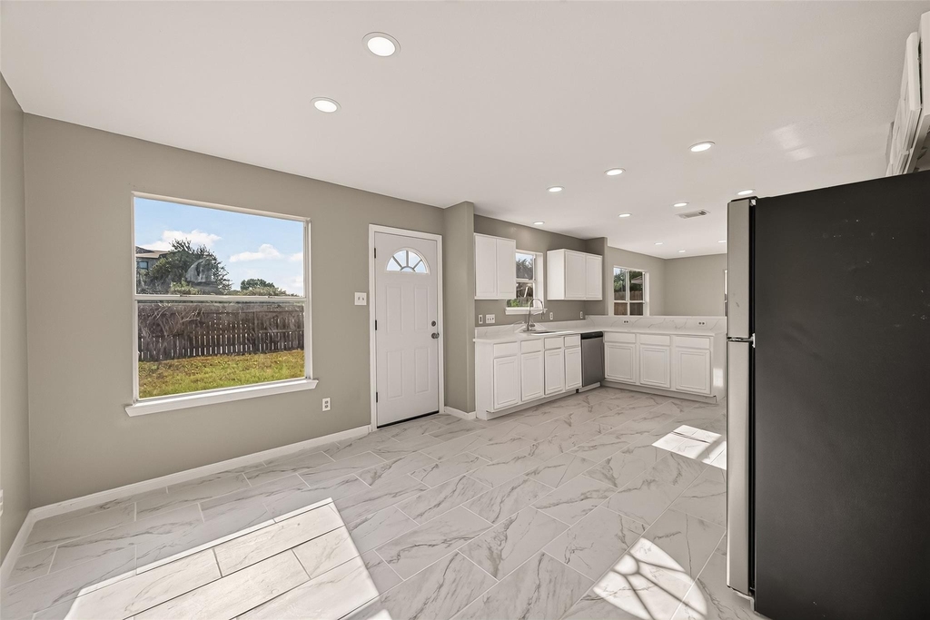 6542 Carly Park Way - Photo 8