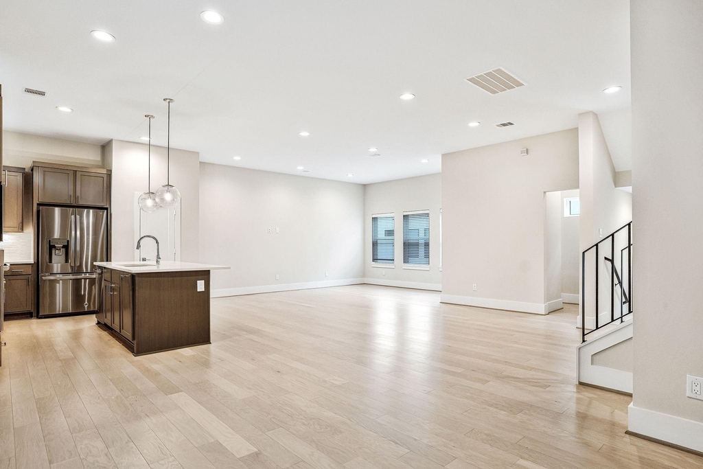 838 Fisher Street - Photo 6