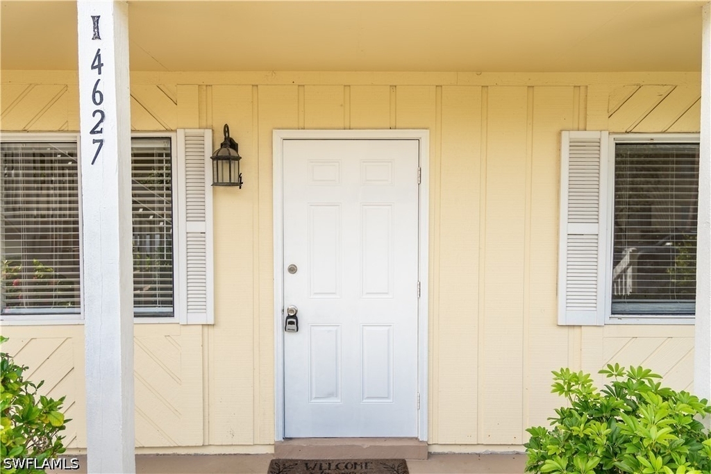 4627 Bayshore Drive - Photo 2