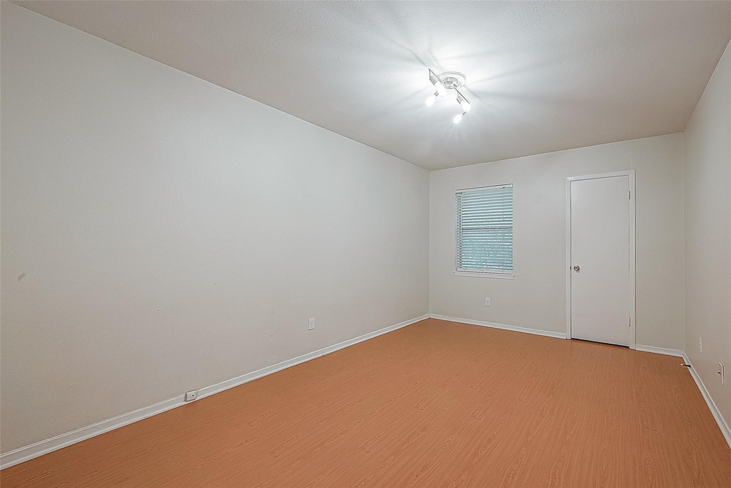 3131 Cummins Street - Photo 16