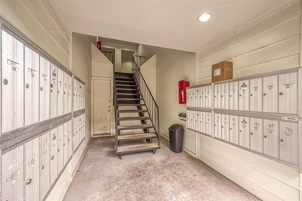 3131 Cummins Street - Photo 28