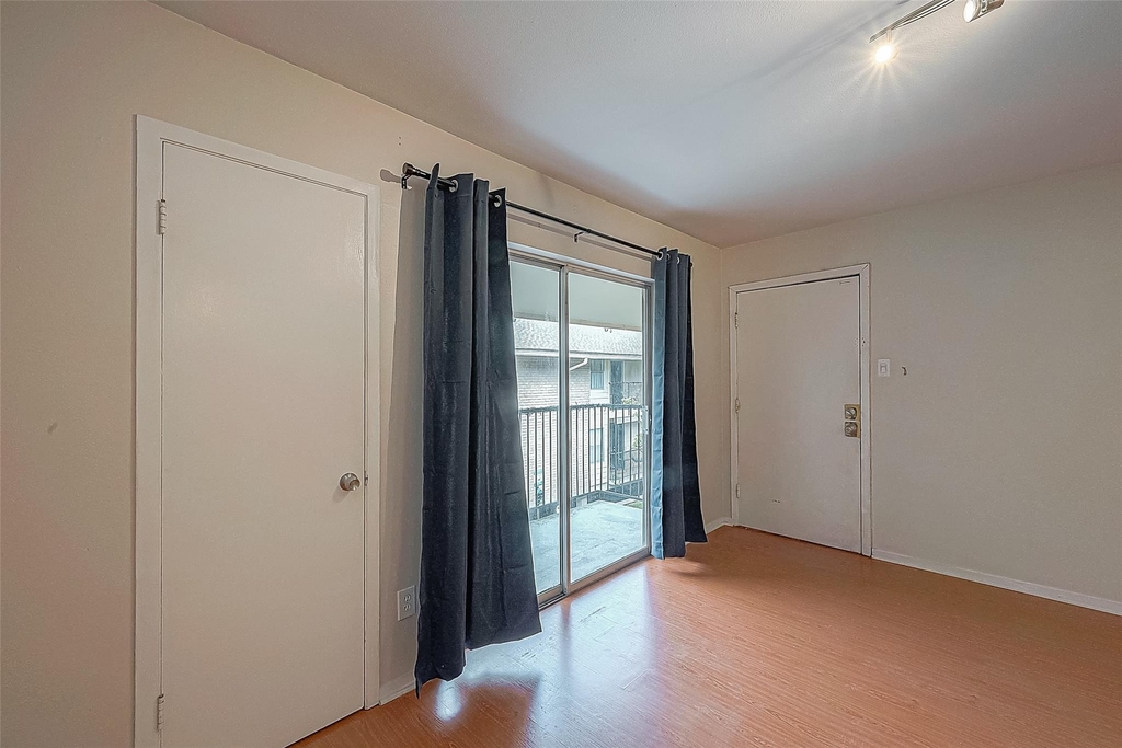 3131 Cummins Street - Photo 7