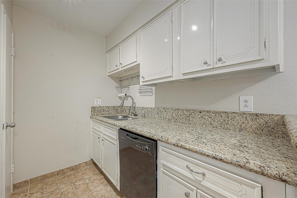 3131 Cummins Street - Photo 14