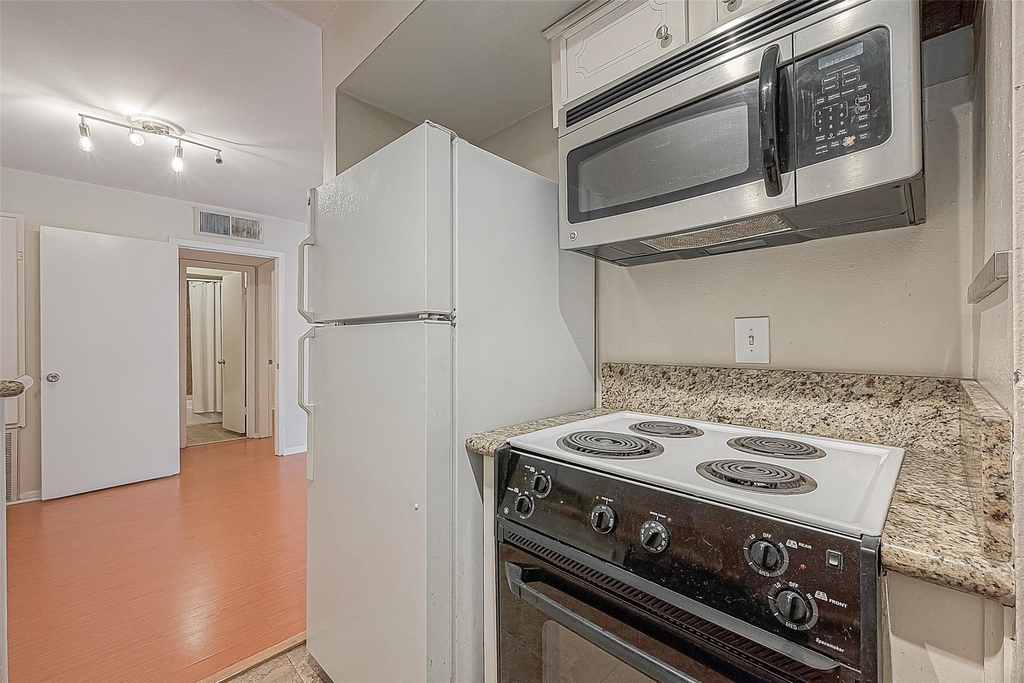 3131 Cummins Street - Photo 13