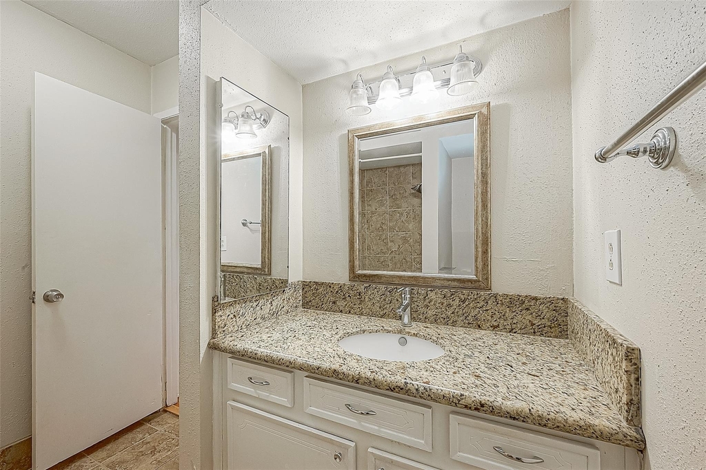 3131 Cummins Street - Photo 20