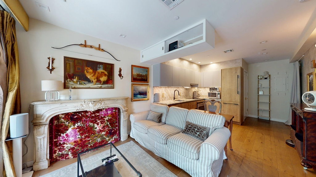 44 Box Street - Photo 0