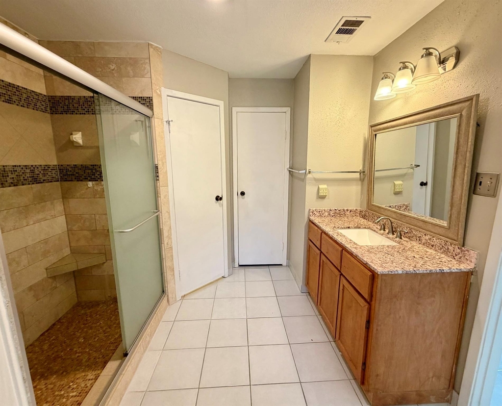 13715 Flagstone Drive - Photo 4