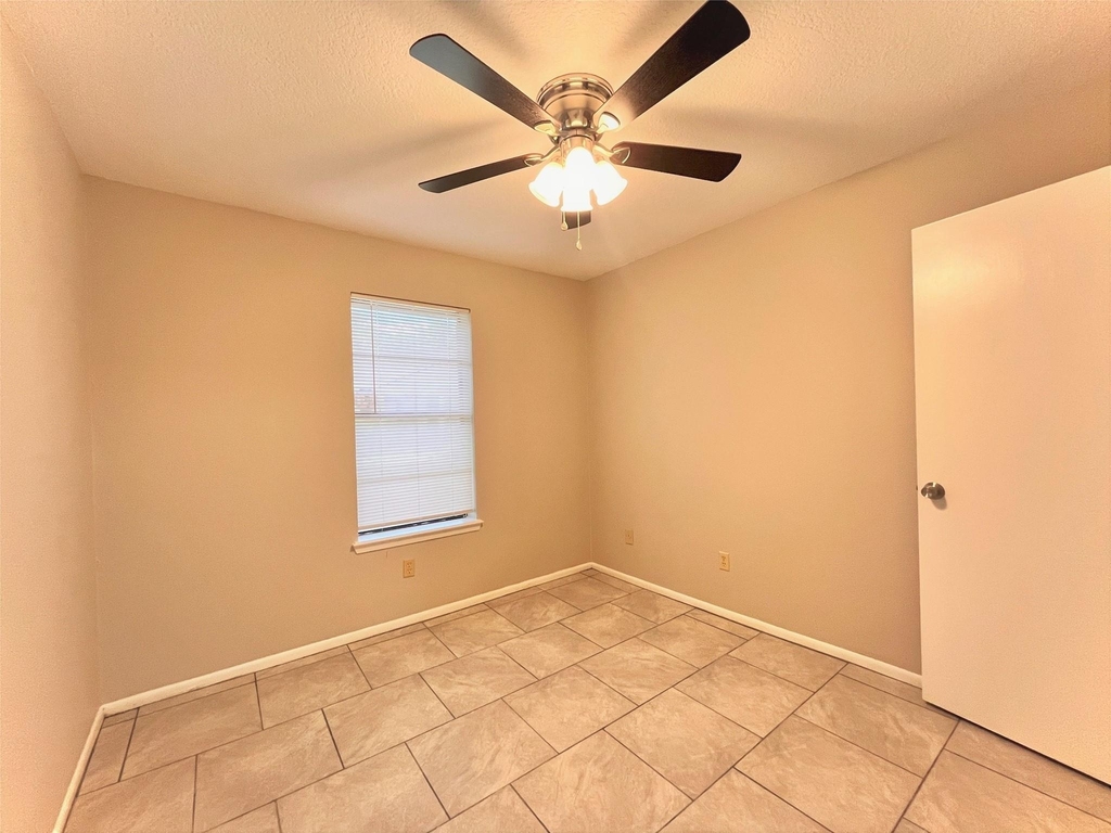 2100 Austin Street - Photo 14