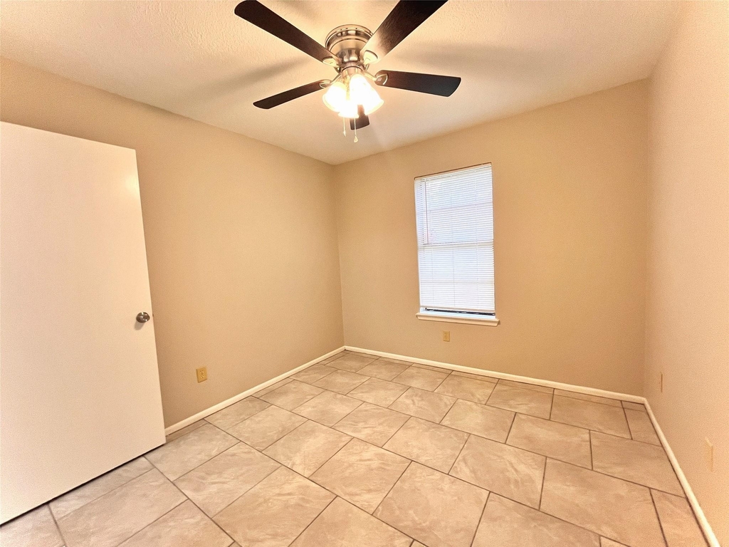 2100 Austin Street - Photo 18