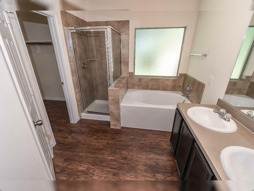 29651 Clover Shore Drive - Photo 9