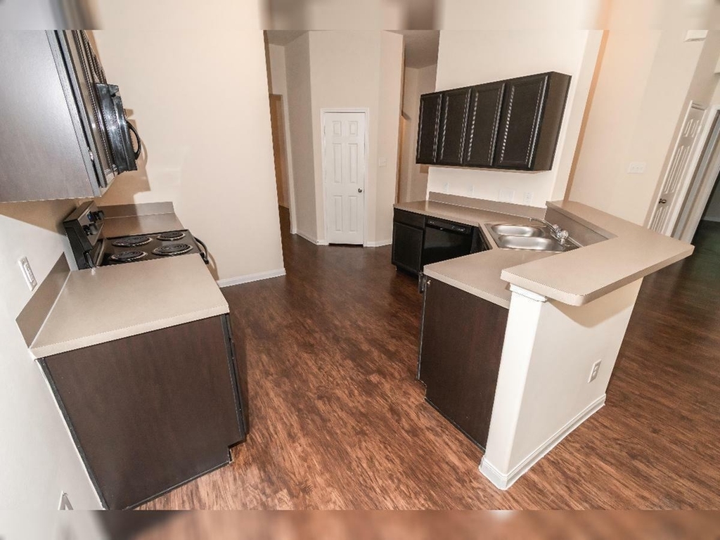 29651 Clover Shore Drive - Photo 2