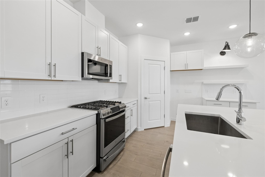 8434 Tranquil Bay Court - Photo 9