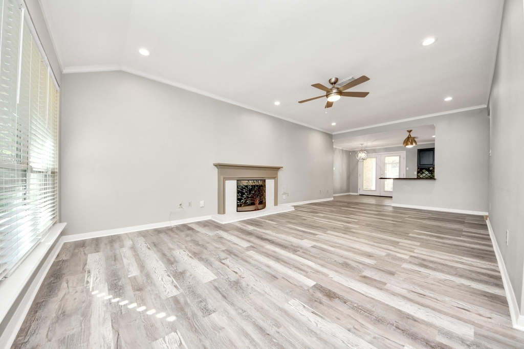 3402 Hidden Creek Drive - Photo 4