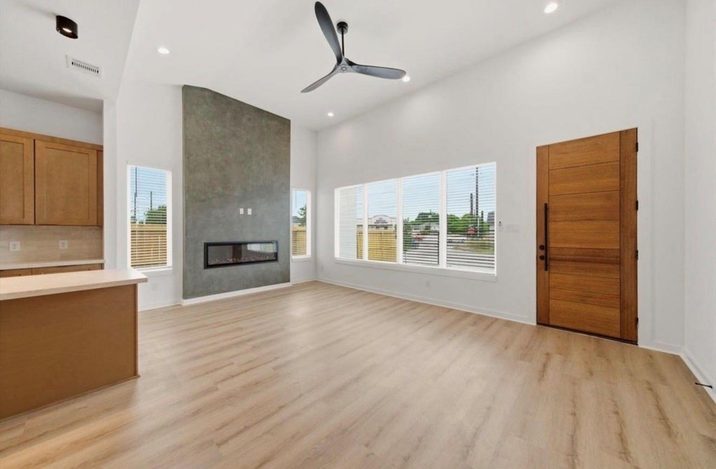 8203 Calhoun Road - Photo 5