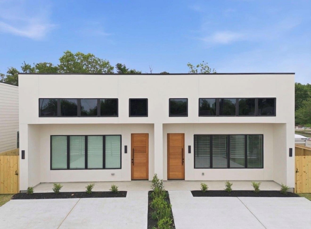 8203 Calhoun Road - Photo 1
