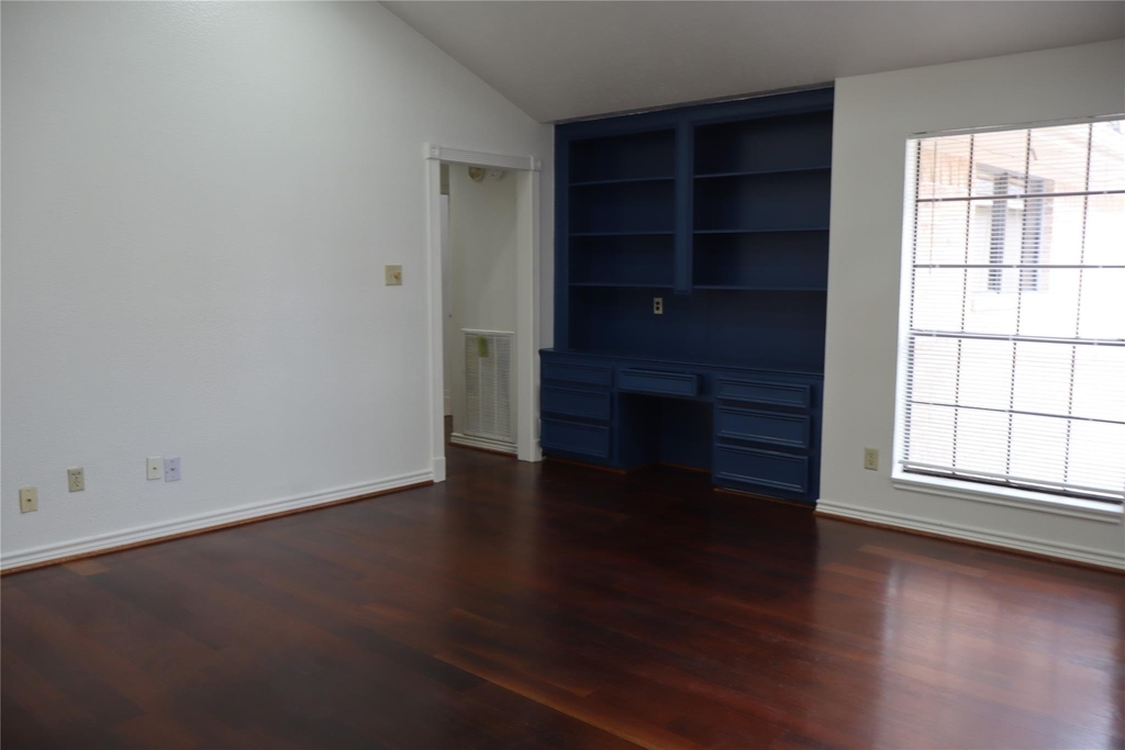 9911 Sagegreen Drive - Photo 4