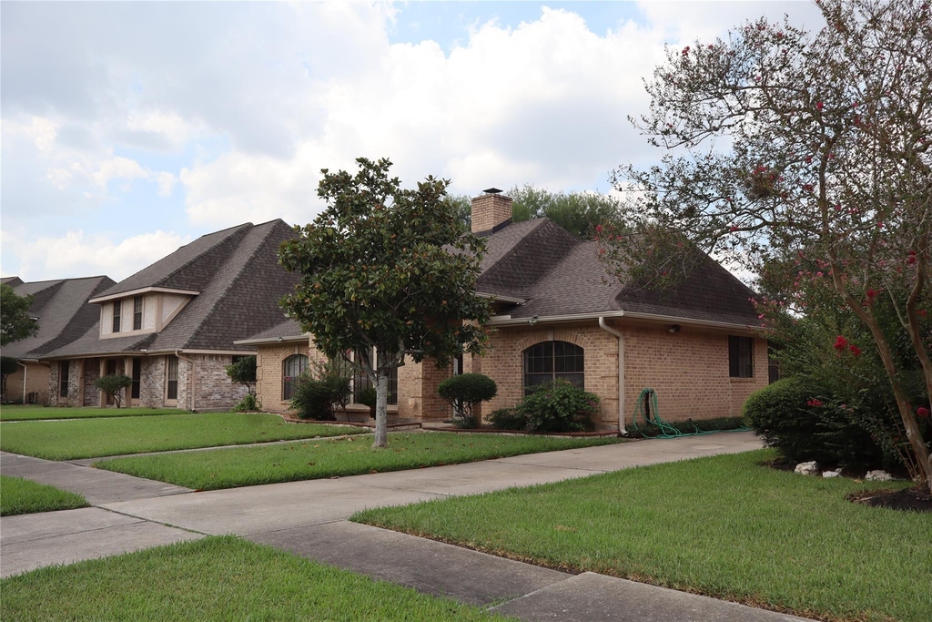 9911 Sagegreen Drive - Photo 2