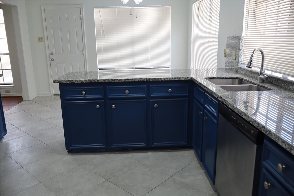 9911 Sagegreen Drive - Photo 20