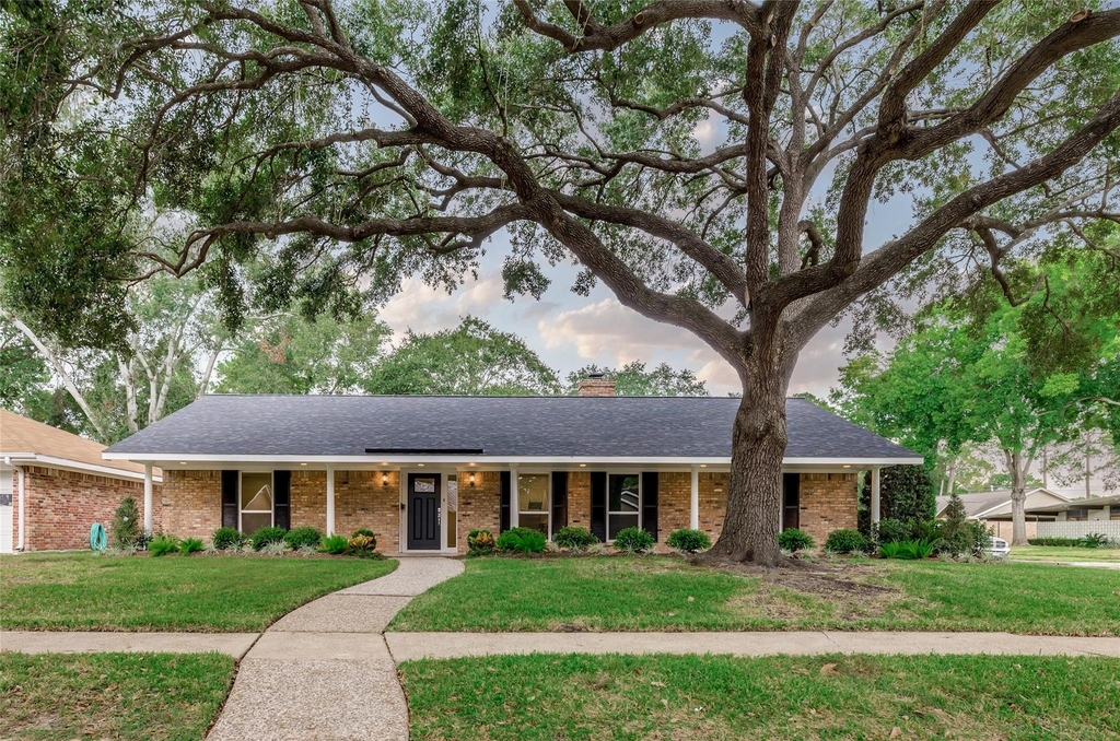 1010 Thornton Road - Photo 0