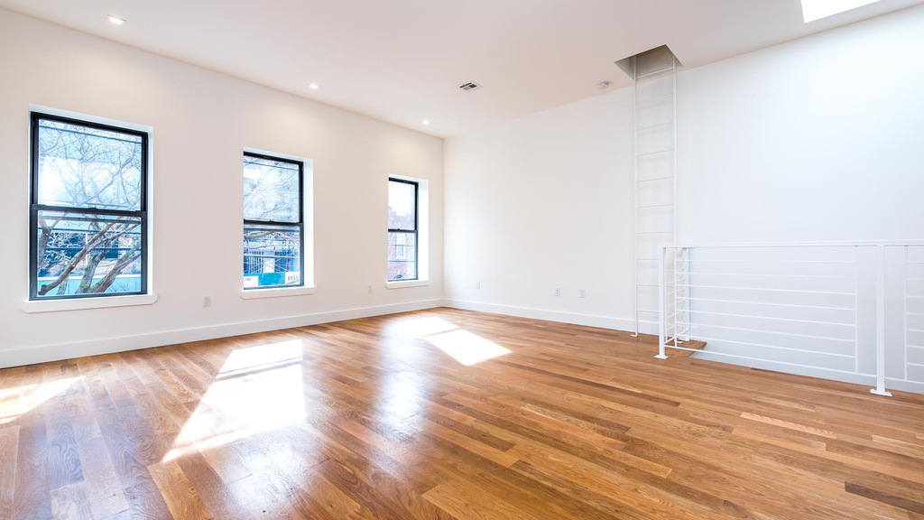 215 Richardson St - Photo 16