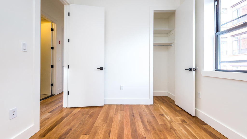 215 Richardson St - Photo 10
