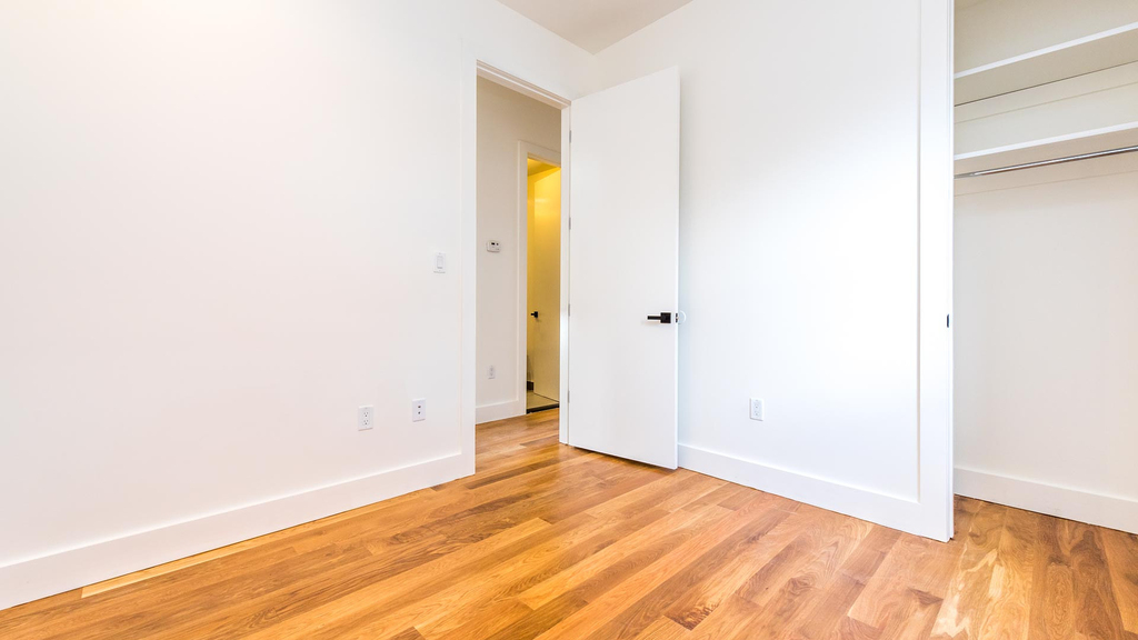 215 Richardson St - Photo 11