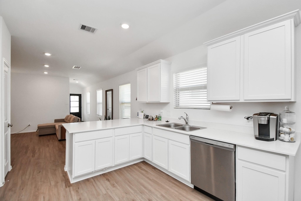 18518 Hilltop Climb Drive - Photo 10