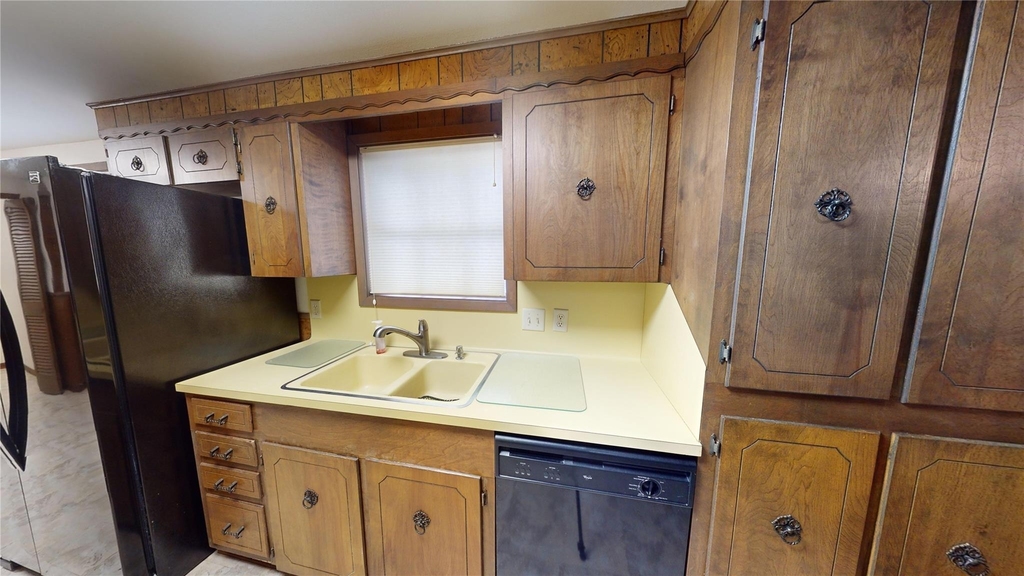 413 Elm Drive - Photo 10