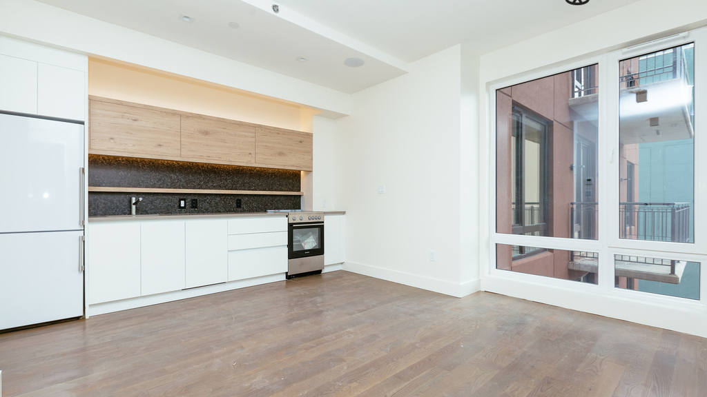 1068 Fulton St - Photo 0