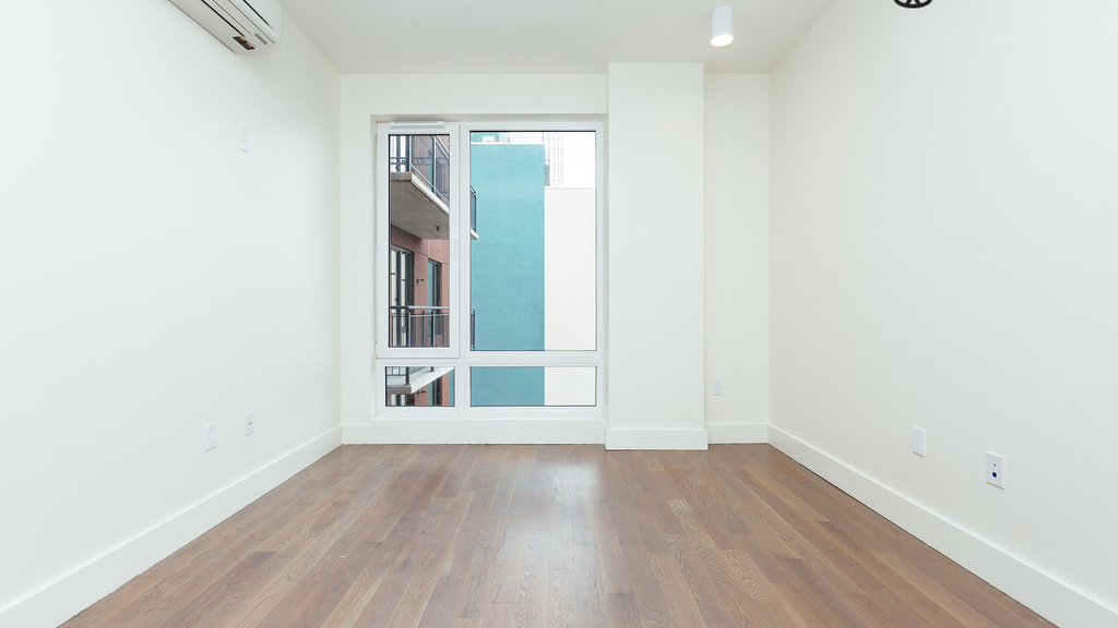 1068 Fulton St - Photo 3