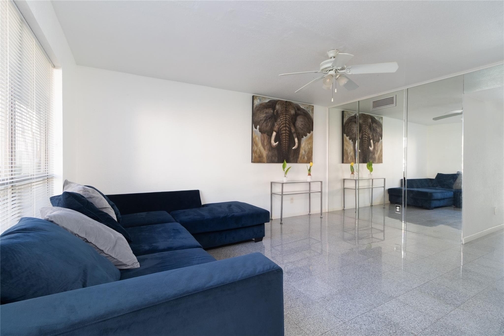 6202 Skyline Drive - Photo 3