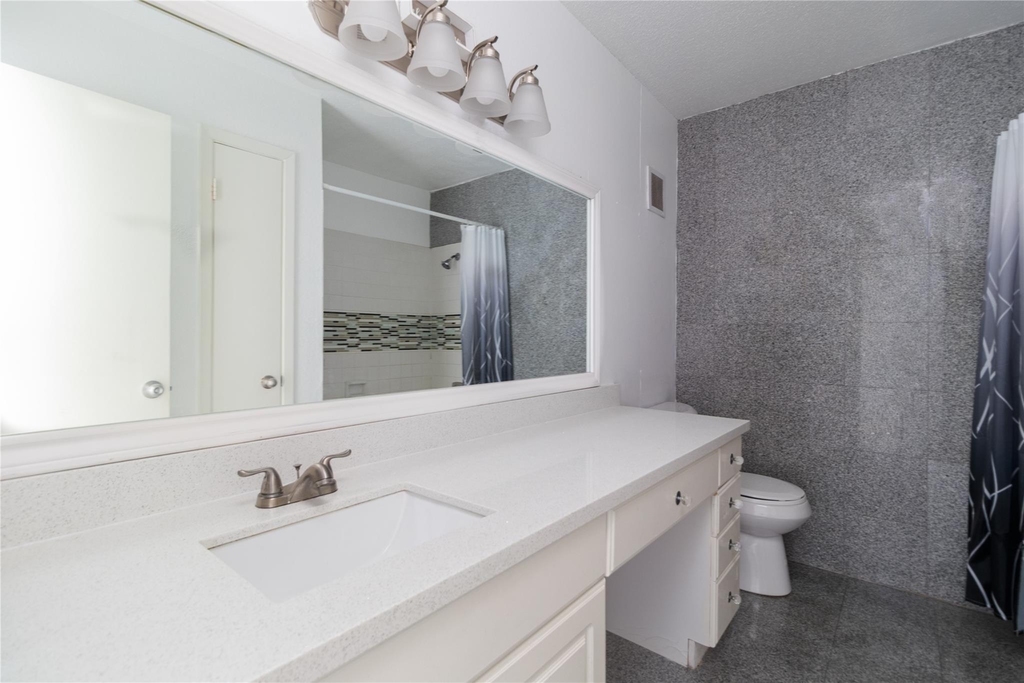 6202 Skyline Drive - Photo 8
