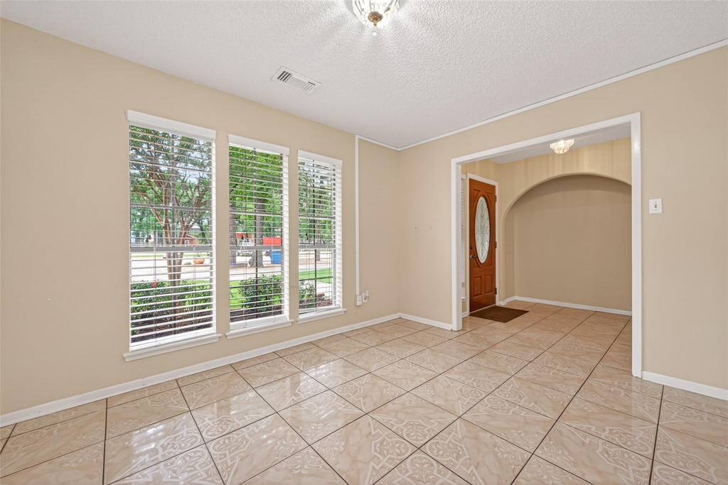 30207 E Geneva Drive - Photo 9
