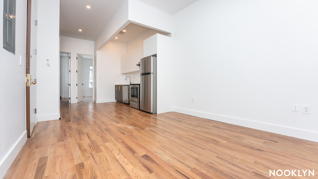 776 Hart St - Photo 0
