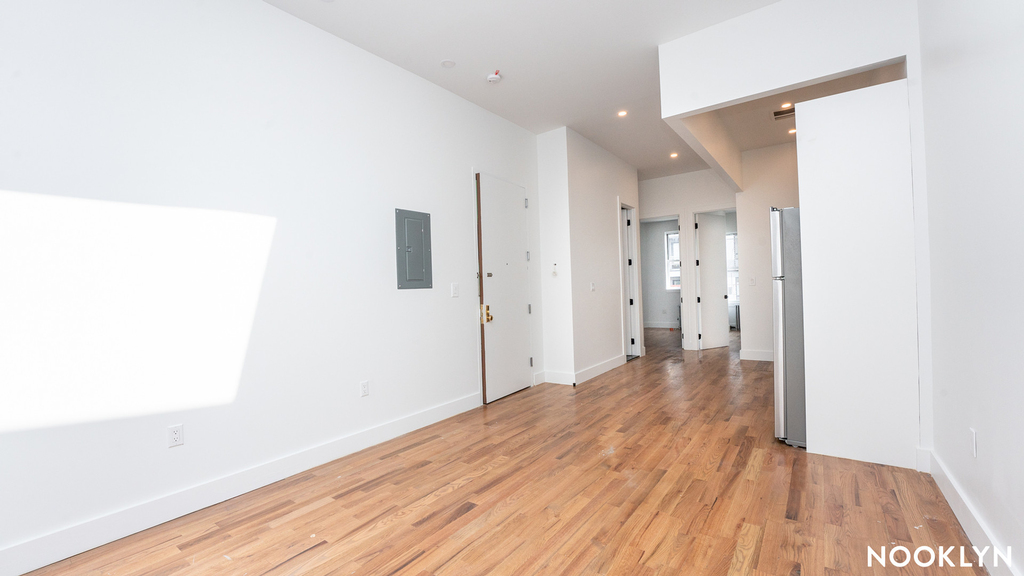 776 Hart St - Photo 3