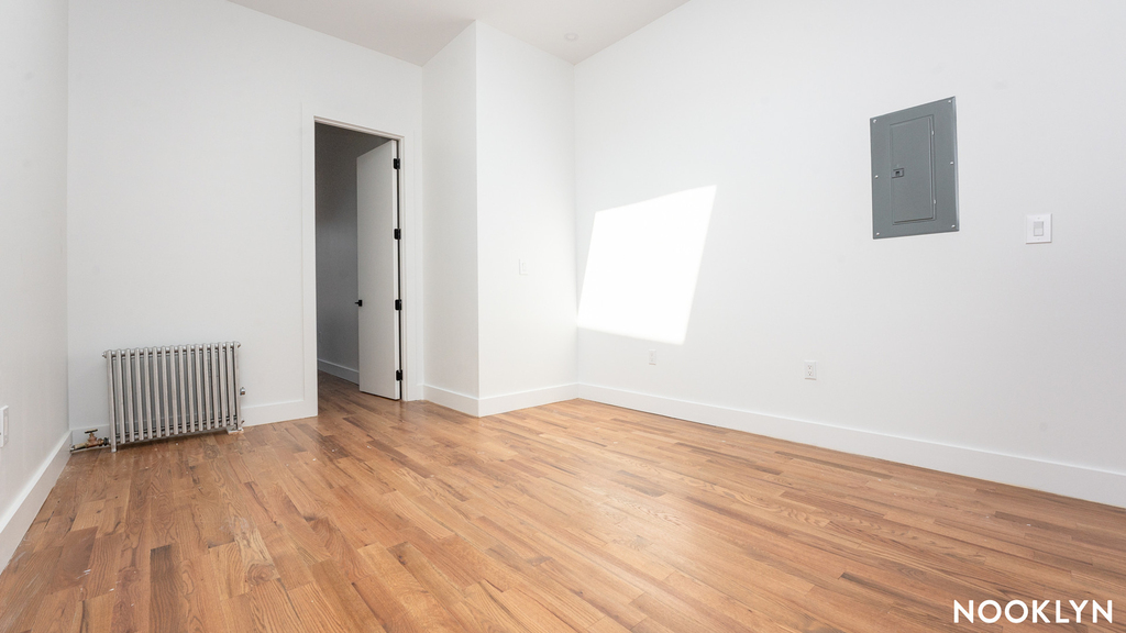 776 Hart St - Photo 2