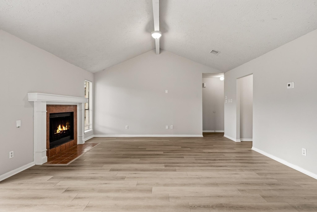 1310 Mossridge Drive - Photo 3