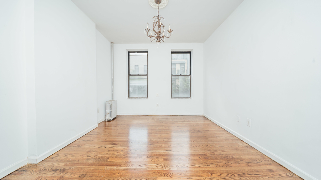 293 Troutman St - Photo 17